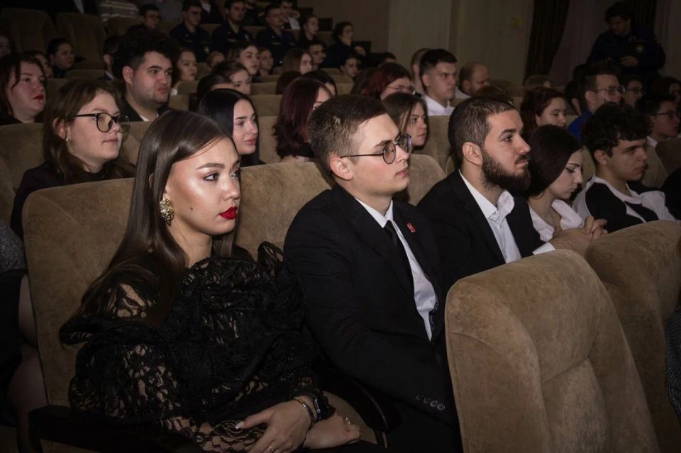 Отчитались о сделанном и озвучили планы: в Министерстве молодежной политики ДНР подвели итоги года Отчитались о сделанном и озвучили планы: в Министерстве молодежной политики ДНР подвели итоги года
