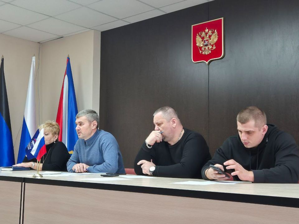 В Ясиноватой депутаты представили концепцию вовлечения земель сельскохозяйственного назначения в оборот В Ясиноватой депутаты представили концепцию вовлечения земель сельскохозяйственного назначения в оборот