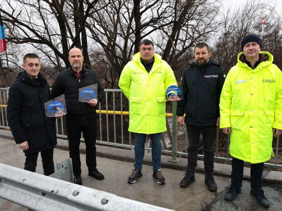 Всего за 6 месяцев капитально отремонтировали мост через реку Скелевая в Дебальцевском округе Всего за 6 месяцев капитально отремонтировали мост через реку Скелевая в Дебальцевском округе