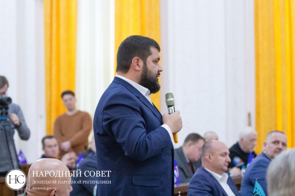 Константин Кузьмин: Сегодня в Народном Совете с отчетом о работе Правительства ДНР выступил Председатель Правительства Андрей Геннадьевич Чертков Константин Кузьмин: Сегодня в Народном Совете с отчетом о работе Правительства ДНР выступил Председатель Правительства Андрей Геннадьевич Чертков