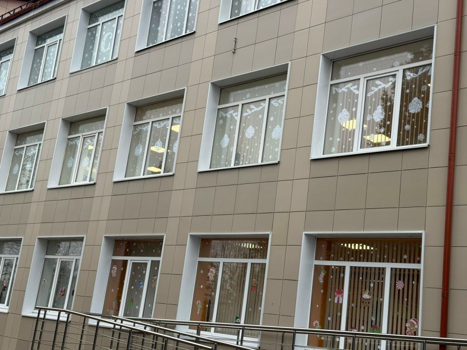 В Тельмановской гимназии прошла акция «Новый год-время чудес и волшебства» В Тельмановской гимназии прошла акция «Новый год-время чудес и волшебства»