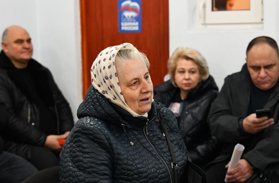 Заместитель секретаря Макеевского местного отделения партии "Единая Россия" провела приём граждан в Кировском районе Заместитель секретаря Макеевского местного отделения партии "Единая Россия" провела приём граждан в Кировском районе