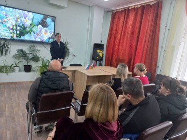 В школе состоялась встреча родителей со специалистом МВД по вопросам безопасности несовершеннолетних