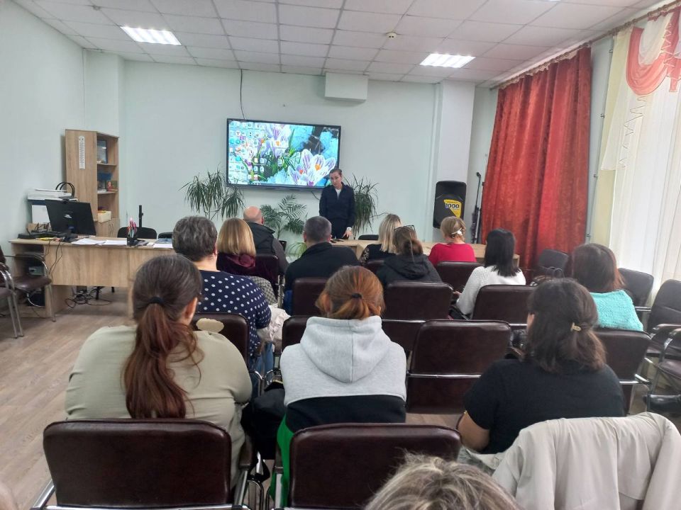 В школе состоялась встреча родителей со специалистом МВД по вопросам безопасности несовершеннолетних В школе состоялась встреча родителей со специалистом МВД по вопросам безопасности несовершеннолетних