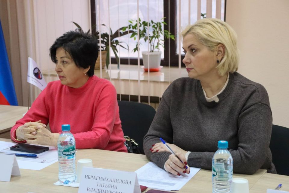Проблемы строительной и коммунальной сфер в регионе, развитие промышленности и транспорта, проведение мониторинга и общественных контролей Проблемы строительной и коммунальной сфер в регионе, развитие промышленности и транспорта, проведение мониторинга и общественных контролей