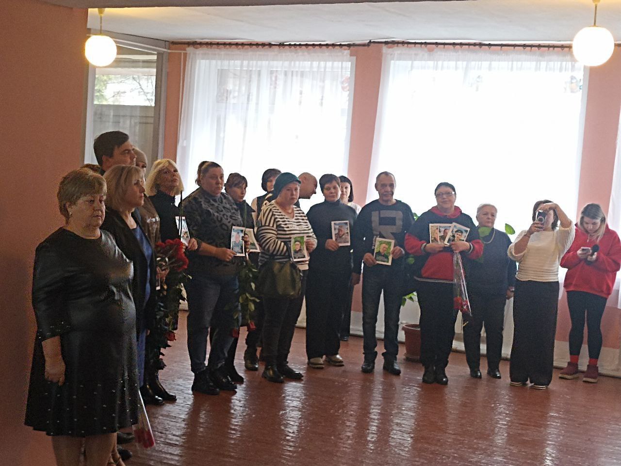 12 декабря 2025 года в ГБОУ «Школа № 24 г. о. Торез» состоялось значимое и трогательное событие — открытие Стены памяти, посвящённой землякам и выпускникам, героически погибшим при исполнении воинского долга в ходе... 12 декабря 2025 года в ГБОУ «Школа № 24 г. о. Торез» состоялось значимое и трогательное событие — открытие Стены памяти, посвящённой землякам и выпускникам, героически погибшим при исполнении воинского долга в ходе...