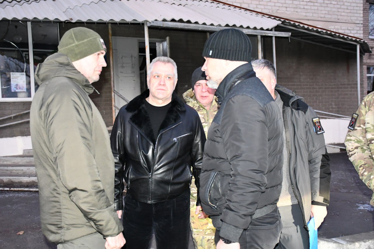 Сергей Желновач: Дмитрий Демешин: «Хабаровск продолжит поддерживать Дебальцево и дебальчан» Сергей Желновач: Дмитрий Демешин: «Хабаровск продолжит поддерживать Дебальцево и дебальчан»