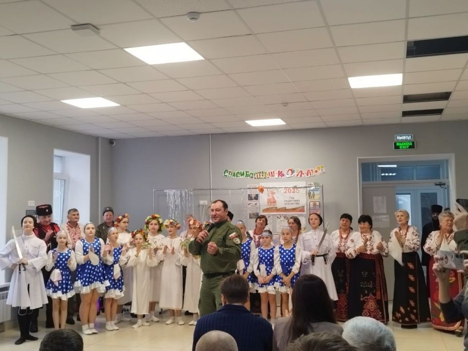 12 декабря 2025 г. казаки Мариупольского отделения СКВРиЗ вместе с "Мариупольской первичной организацией Профессионального союза художников России" для учащихся ГБОУ "СШ №21" провели культурно- патриотическое мероприятие... 12 декабря 2025 г. казаки Мариупольского отделения СКВРиЗ вместе с "Мариупольской первичной организацией Профессионального союза художников России" для учащихся ГБОУ "СШ №21" провели культурно- патриотическое мероприятие...