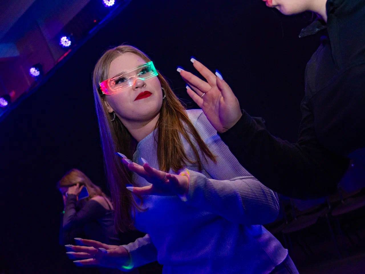 Первый в России прошел неоновый спортивный фестиваль в ДНР Первый в России прошел неоновый спортивный фестиваль в ДНР