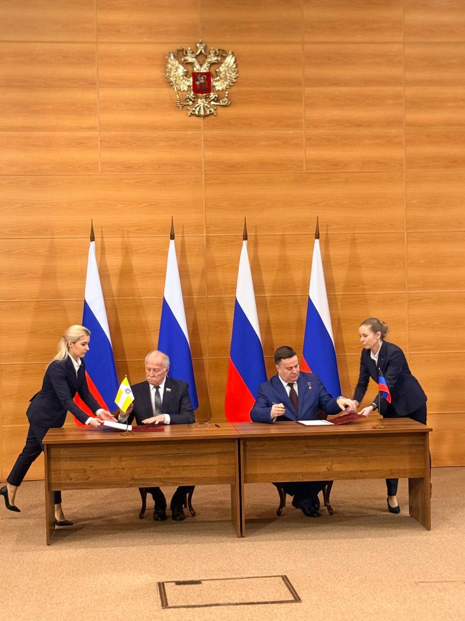 Константин Кузьмин: На полях Совета Федерации подписал от имени Народного Совета ДНР ряд межпарламентских соглашений Константин Кузьмин: На полях Совета Федерации подписал от имени Народного Совета ДНР ряд межпарламентских соглашений