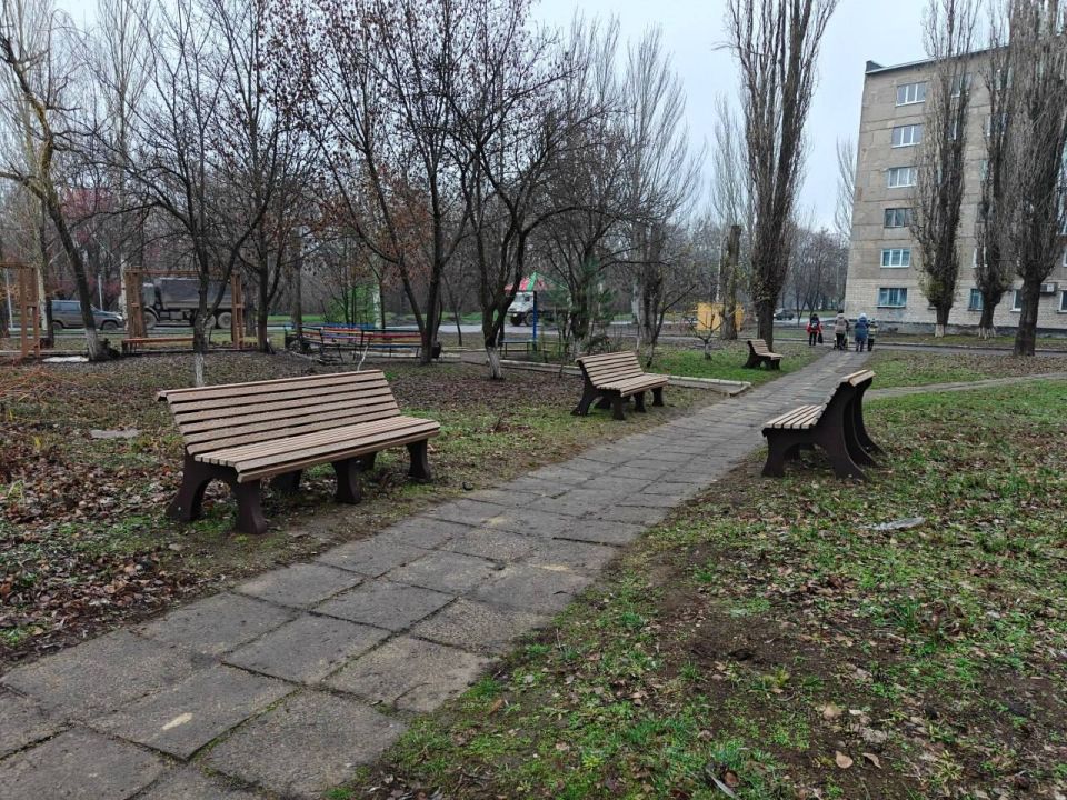 В Снежном появились новые места для отдыха В Снежном появились новые места для отдыха