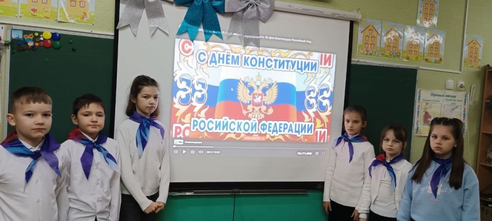 В школах Ждановки провели занятия на тему «Закон и справедливость» В школах Ждановки провели занятия на тему «Закон и справедливость»