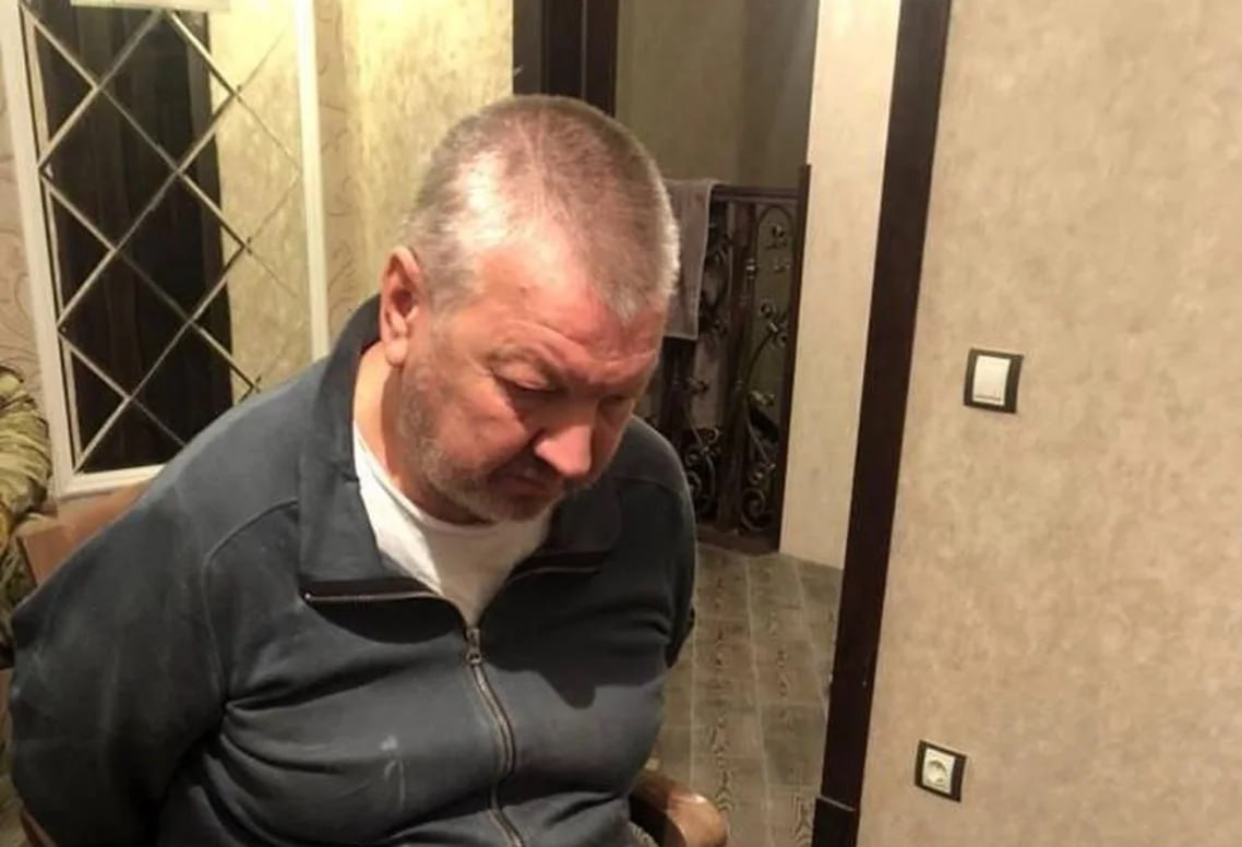 Бывшего полковника ФСБ, экс-руководителя службы безопасности концерна «Покровский» Сергея Ечкалова приговорили к 16 годам колонии общего режима и штрафу в 1,85 млн руб