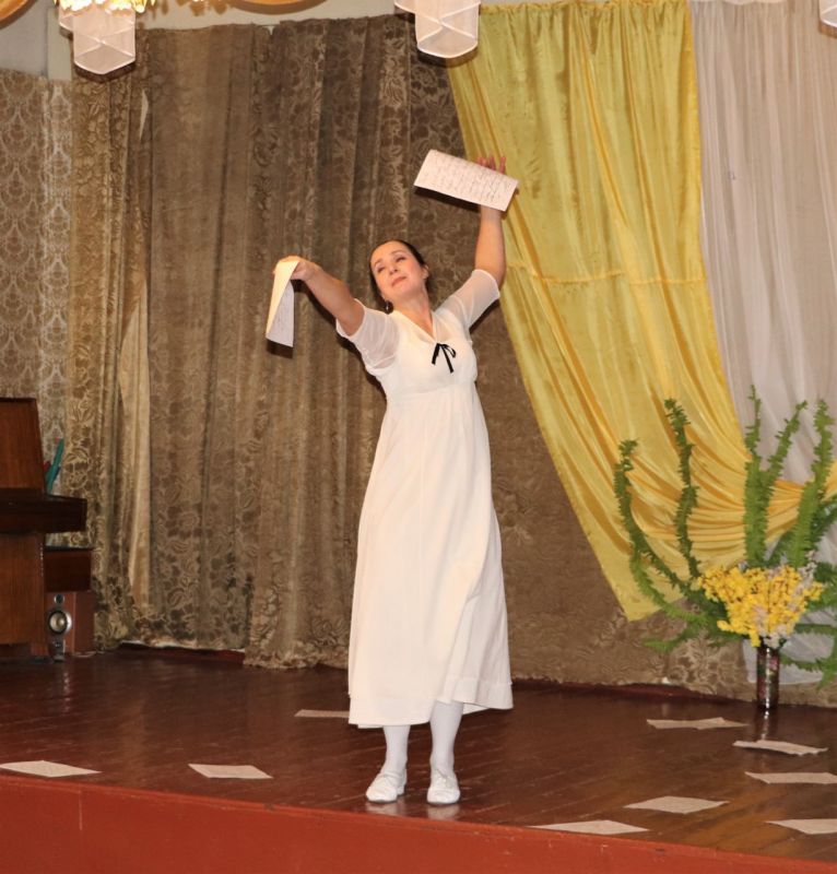 Предпраздничный концерт. 14 декабря в Пункте Временного Размещения состоялся предпраздничный концерт, организованный Театром «На Литейном» Предпраздничный концерт. 14 декабря в Пункте Временного Размещения состоялся предпраздничный концерт, организованный Театром «На Литейном»