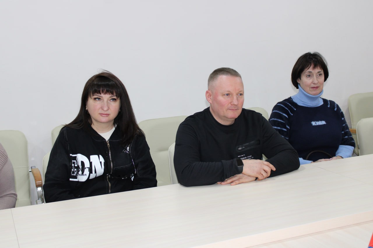 Роман Конев: 12 декабря 2025 года в рамках партийного проекта «Единой России» «Выбирай своё», при содействии отдела агропромышленной политики, потребительского рынка и предпринимательства администрации городского округа... Роман Конев: 12 декабря 2025 года в рамках партийного проекта «Единой России» «Выбирай своё», при содействии отдела агропромышленной политики, потребительского рынка и предпринимательства администрации городского округа...