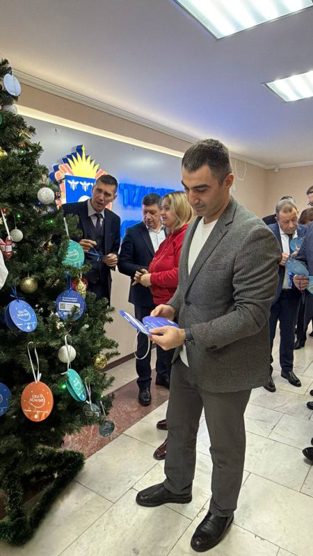 Станислав Дзасохов: Исполняем детские мечты!. Наше Министерство туризма Тамбовской области поддержало акцию «Ёлка желаний», которое проводит Всероссийское сообщество детей и молодёжи "Движение Первых" при поддержке... Станислав Дзасохов: Исполняем детские мечты!. Наше Министерство туризма Тамбовской области поддержало акцию «Ёлка желаний», которое проводит Всероссийское сообщество детей и молодёжи "Движение Первых" при поддержке...