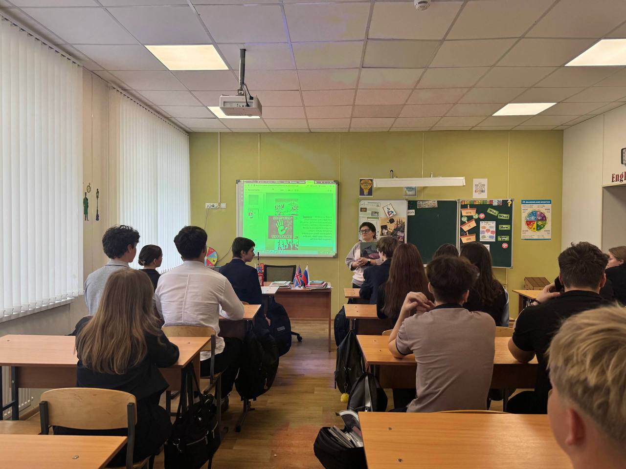 В рамках исполнения мероприятий Комплексного плана противодействия идеологии терроризма, 15 декабря в ГБОУ "Тельмановская гимназия Тельмановского М.О." прошли беседы и классные часы на тему «Мы против экстремизма и... В рамках исполнения мероприятий Комплексного плана противодействия идеологии терроризма, 15 декабря в ГБОУ "Тельмановская гимназия Тельмановского М.О." прошли беседы и классные часы на тему «Мы против экстремизма и...