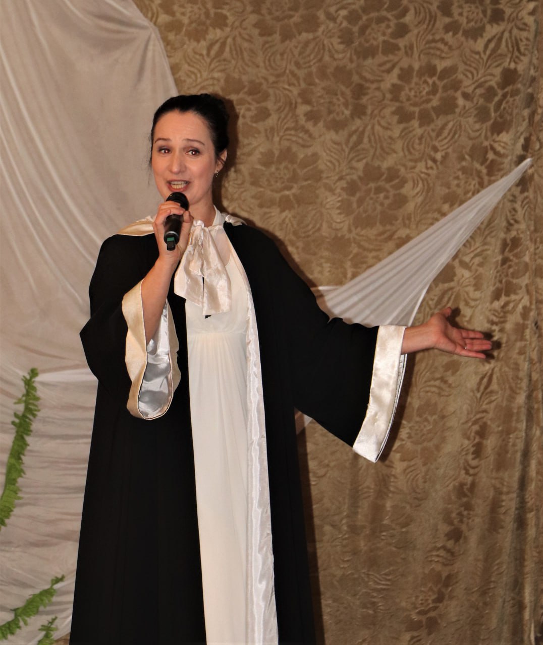 Предпраздничный концерт. 14 декабря в Пункте Временного Размещения состоялся предпраздничный концерт, организованный Театром «На Литейном» Предпраздничный концерт. 14 декабря в Пункте Временного Размещения состоялся предпраздничный концерт, организованный Театром «На Литейном»