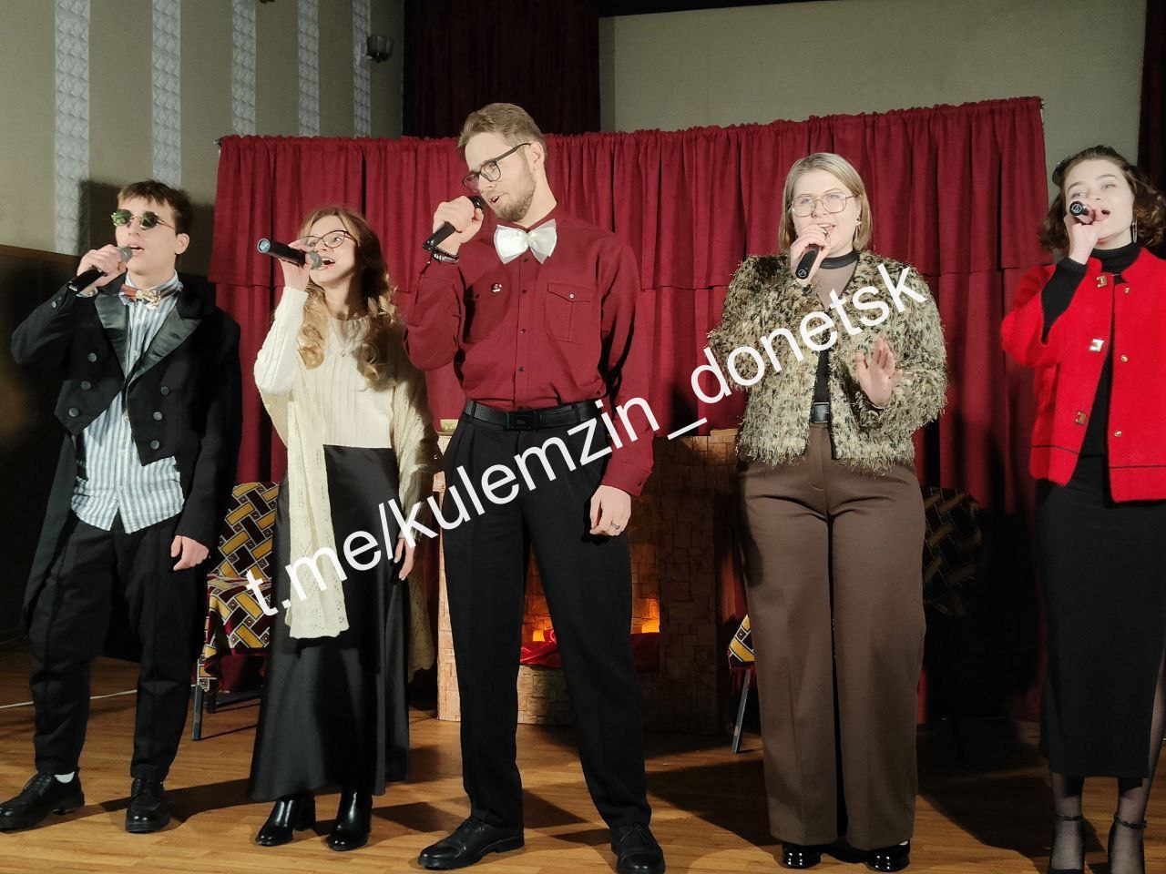В Донецком городском молодёжном центре с большим успехом состоялась премьера нового мюзикла "Креаторий", созданного донецкими талантами В Донецком городском молодёжном центре с большим успехом состоялась премьера нового мюзикла "Креаторий", созданного донецкими талантами