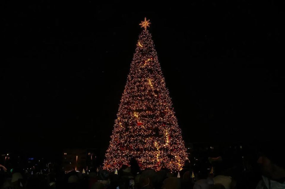 Ямальцы исполнят новогодние желания детей из Волновахи