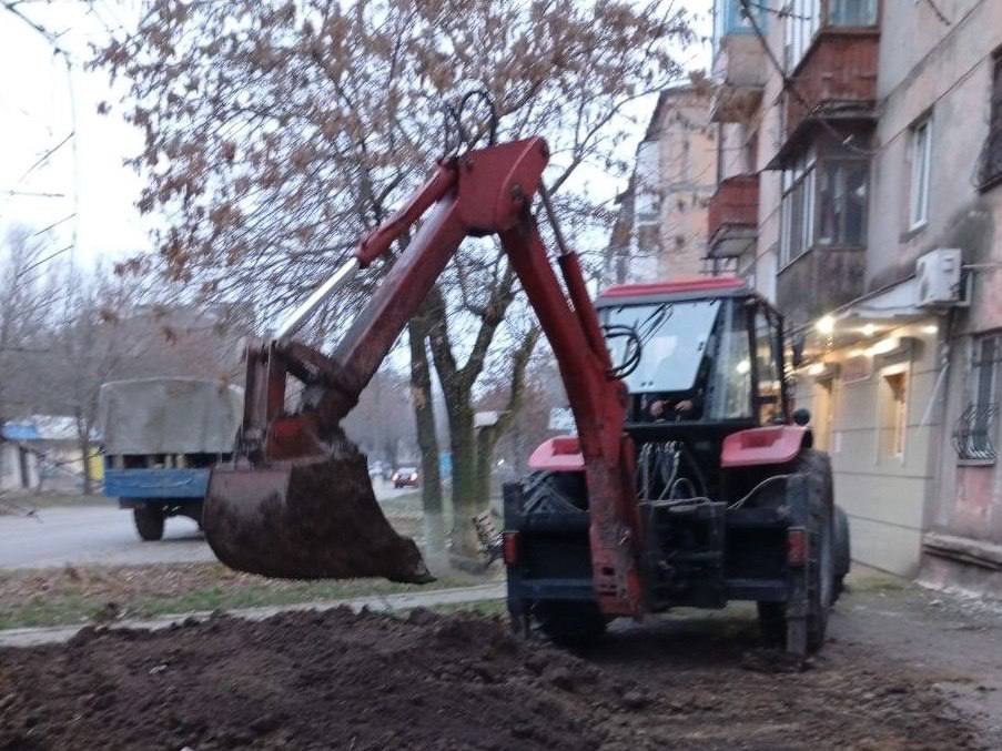 Специалисты заменили 140 метров водопроводных сетей в Горловке