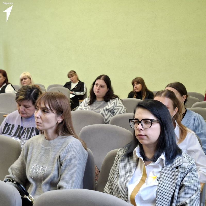Обмениваемся опытом. Для кураторов первичных отделений прошел обучающий интенсив, позволяющий участникам обменяться ценным опытом и наработками, которые помогают им в ежедневной работе Обмениваемся опытом. Для кураторов первичных отделений прошел обучающий интенсив, позволяющий участникам обменяться ценным опытом и наработками, которые помогают им в ежедневной работе