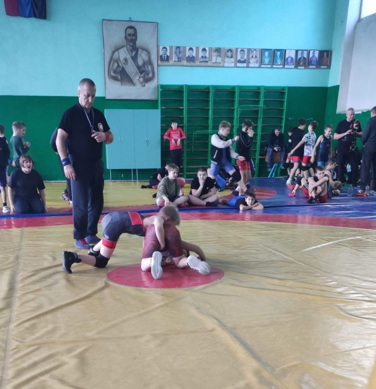 Открытое первенство по вольной борьбе Открытое первенство по вольной борьбе