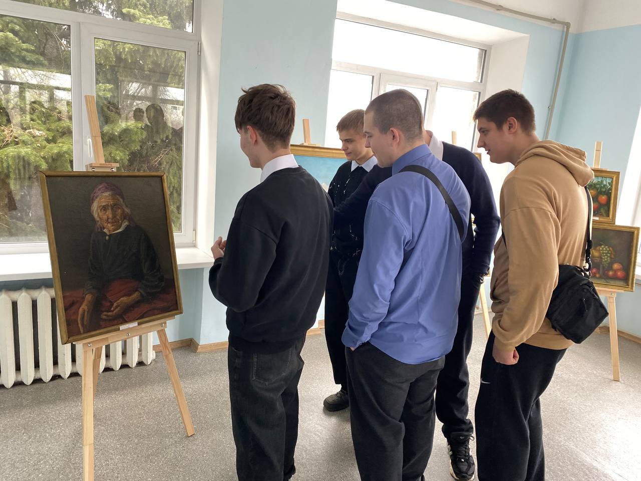 15 декабря в рамках проекта «Я учусь в музее» сотрудники городского музея для студентов Дебальцевского колледжа транспортной инфраструктуры провели экскурсию «Связь поколений. Историческая память», приуроченную к Году... 15 декабря в рамках проекта «Я учусь в музее» сотрудники городского музея для студентов Дебальцевского колледжа транспортной инфраструктуры провели экскурсию «Связь поколений. Историческая память», приуроченную к Году...