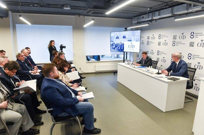 Александр Волошин: #работа_в_СФ. Сегодня принял участие в выездном заседании Комитета Совета Федерации по федеративному устройству, региональной политике, местному самоуправлению и делам Севера под председательством Андрея... Александр Волошин: #работа_в_СФ. Сегодня принял участие в выездном заседании Комитета Совета Федерации по федеративному устройству, региональной политике, местному самоуправлению и делам Севера под председательством Андрея...