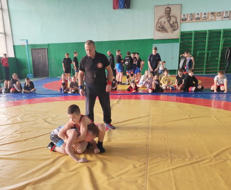 Открытое первенство по вольной борьбе Открытое первенство по вольной борьбе