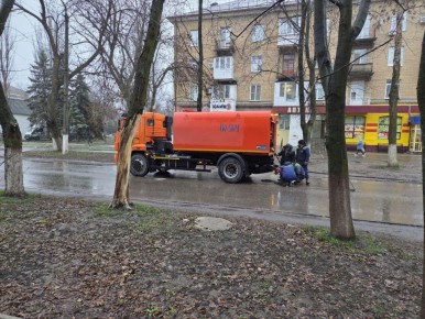 Подаренная Колымой техника продолжает работать в Ждановке