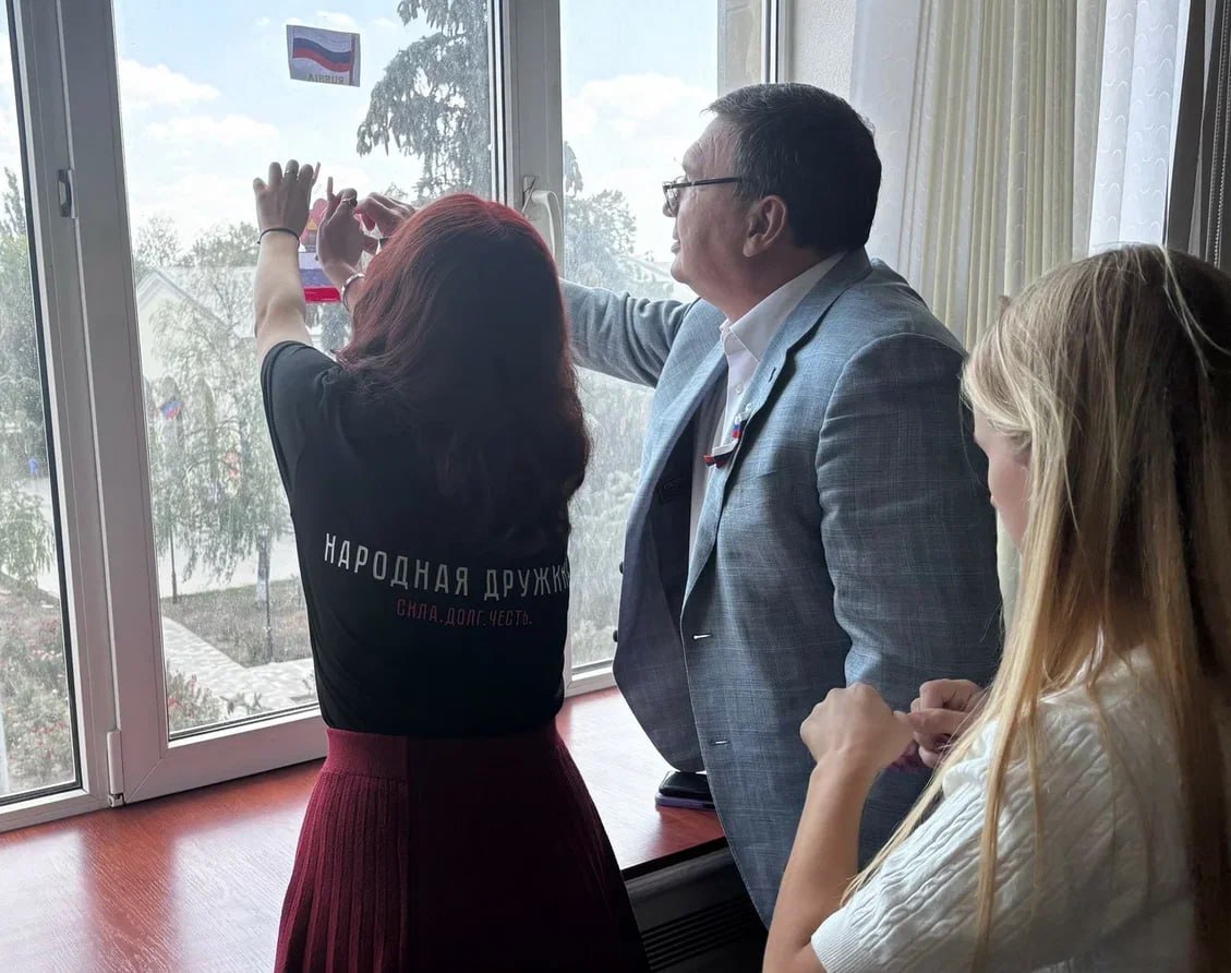 Игорь Лызов: В Амвросиевском муниципальном округе реализуется национальный проект «Молодежь и дети» Игорь Лызов: В Амвросиевском муниципальном округе реализуется национальный проект «Молодежь и дети»