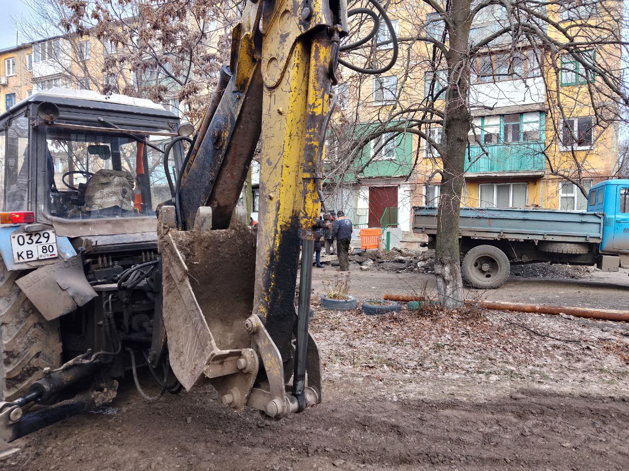 Сегодня, 15 декабря, силами Филиала «Макеевкатеплосеть» ГУП ДНР «Донбасстеплоэнерго» в районе жилого дома № 20 на квартале Северный проведены работы по благоустройству территории после проведения ремонтных работ по... Сегодня, 15 декабря, силами Филиала «Макеевкатеплосеть» ГУП ДНР «Донбасстеплоэнерго» в районе жилого дома № 20 на квартале Северный проведены работы по благоустройству территории после проведения ремонтных работ по...