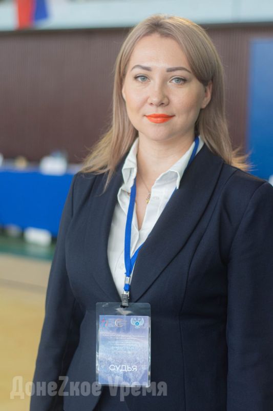 "Зимняя сказка" на профессиональном помосте: в ДНР прошли соревнования по спортивной аэробике "Зимняя сказка" на профессиональном помосте: в ДНР прошли соревнования по спортивной аэробике