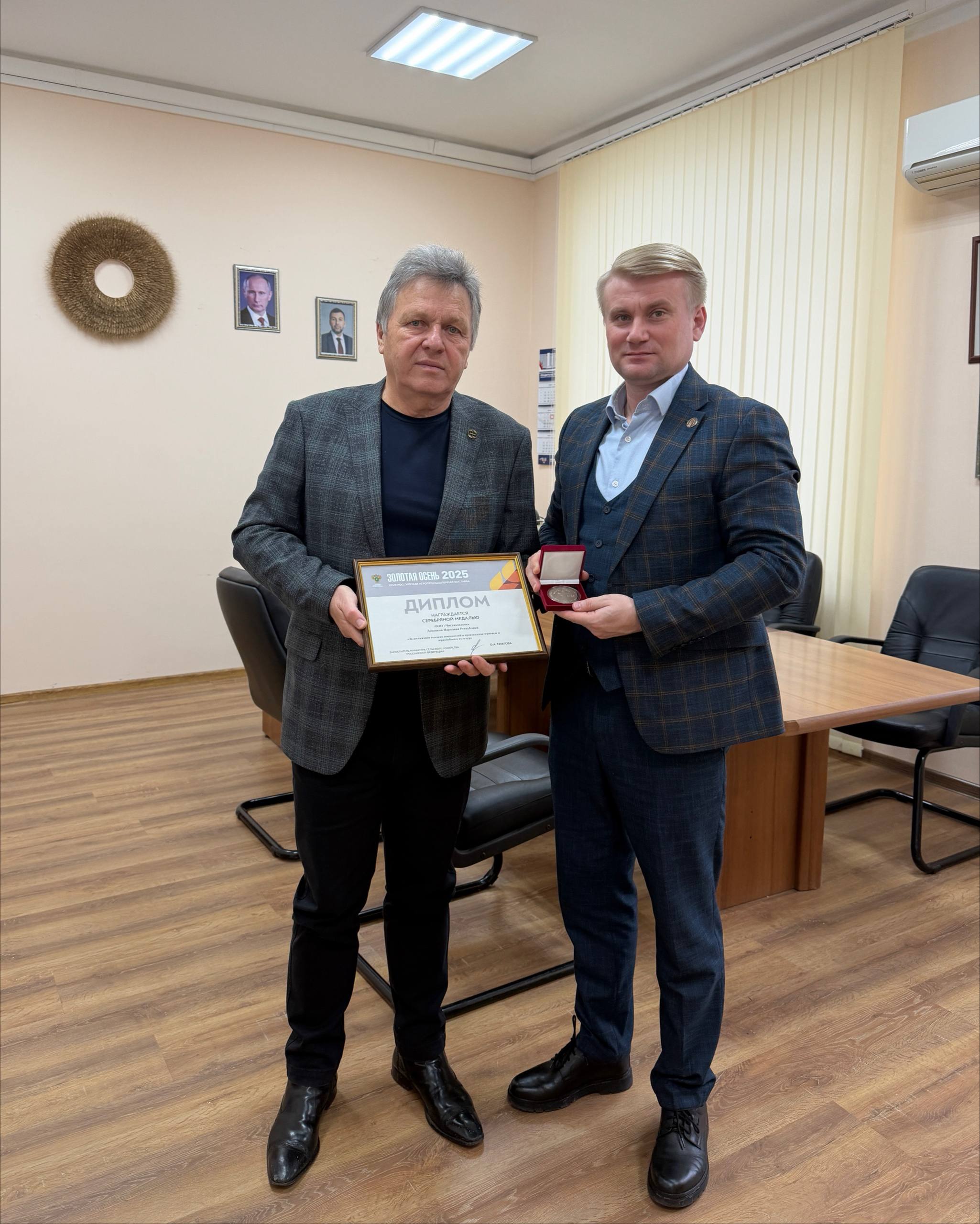 Артем Крамаренко: С большим удовольствием встретился с руководителем сельскохозяйственного предприятия «Чистяковское» по действительно радостному и значимому поводу