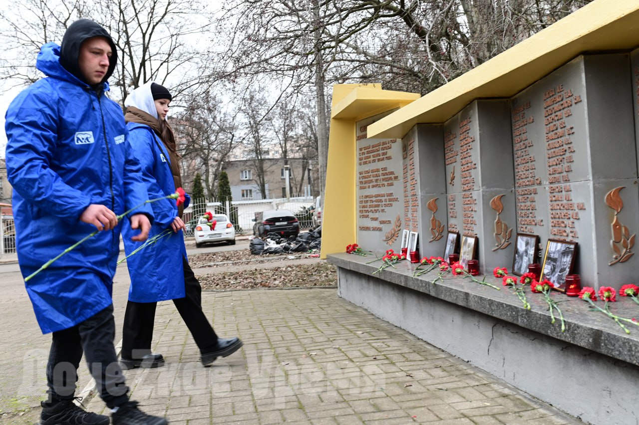 Пока мы помним, они живы: в Донецке почтили память военкоров, погибших при исполнении Пока мы помним, они живы: в Донецке почтили память военкоров, погибших при исполнении