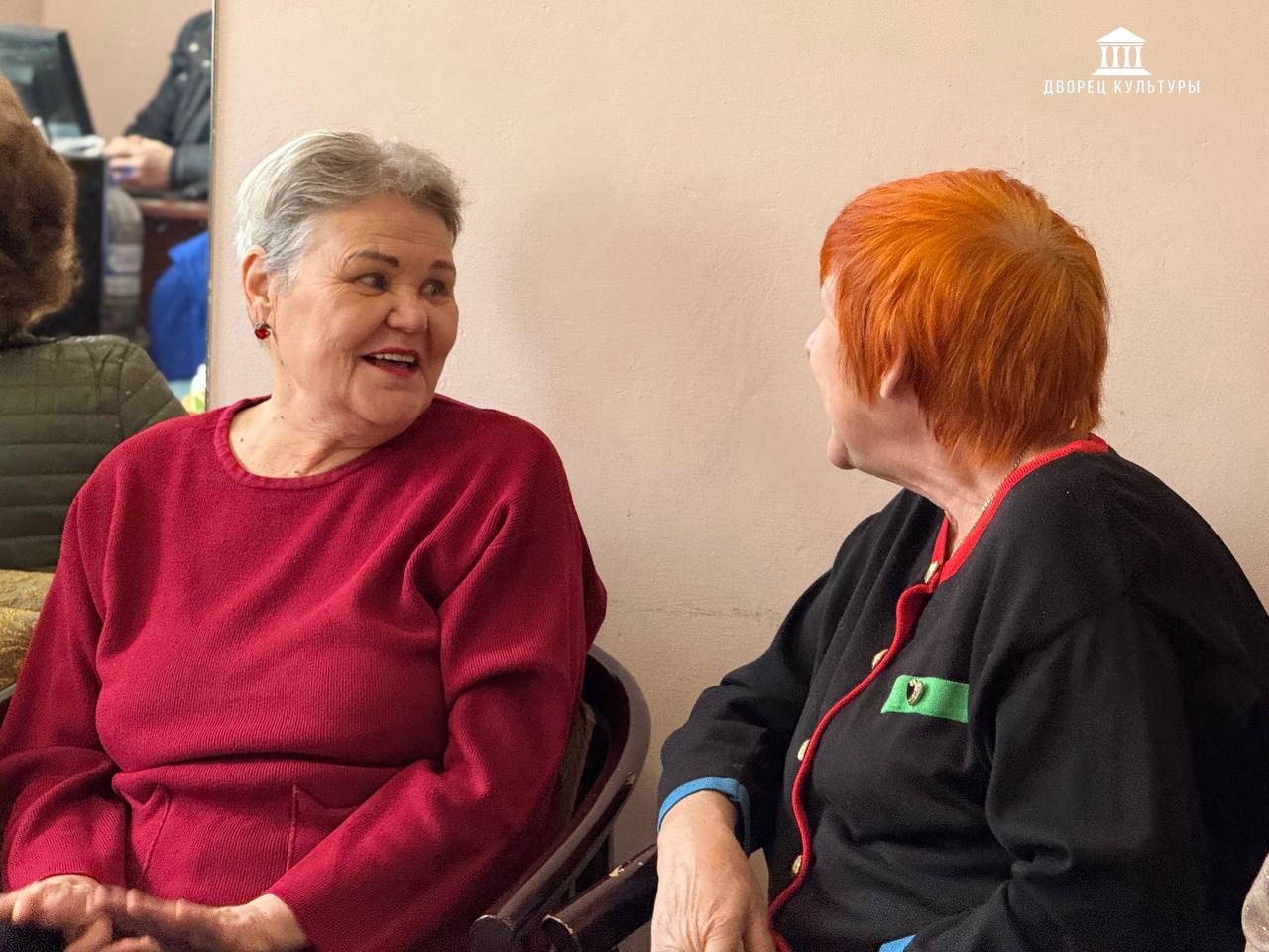 15 декабря вокальный коллектив «Белые лебеди» отметил День чая душевными посиделками 15 декабря вокальный коллектив «Белые лебеди» отметил День чая душевными посиделками