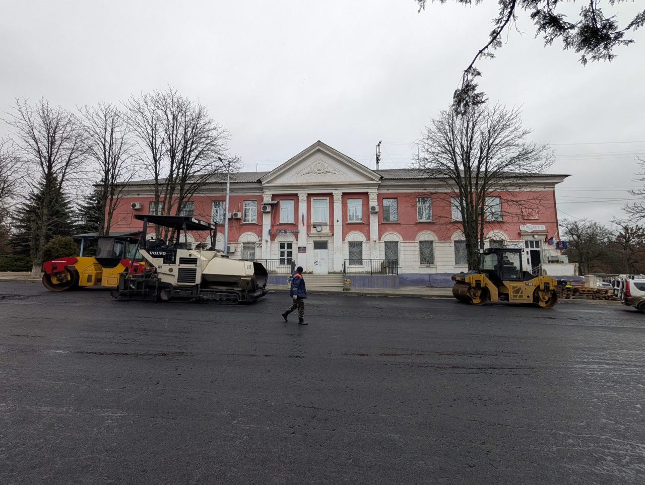 Работы Забайкальского края в Комсомольском проинспектировал глава Старобешевского округа Работы Забайкальского края в Комсомольском проинспектировал глава Старобешевского округа