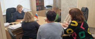 В управе Жовтневого внутригородского района города Мариуполя состоялась рабочая встреча заместителя руководителя управы Ирины Кондратенко с сотрудниками