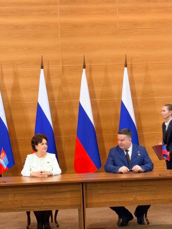 Константин Кузьмин: На полях Совета Федерации подписал от имени Народного Совета ДНР ряд межпарламентских соглашений Константин Кузьмин: На полях Совета Федерации подписал от имени Народного Совета ДНР ряд межпарламентских соглашений