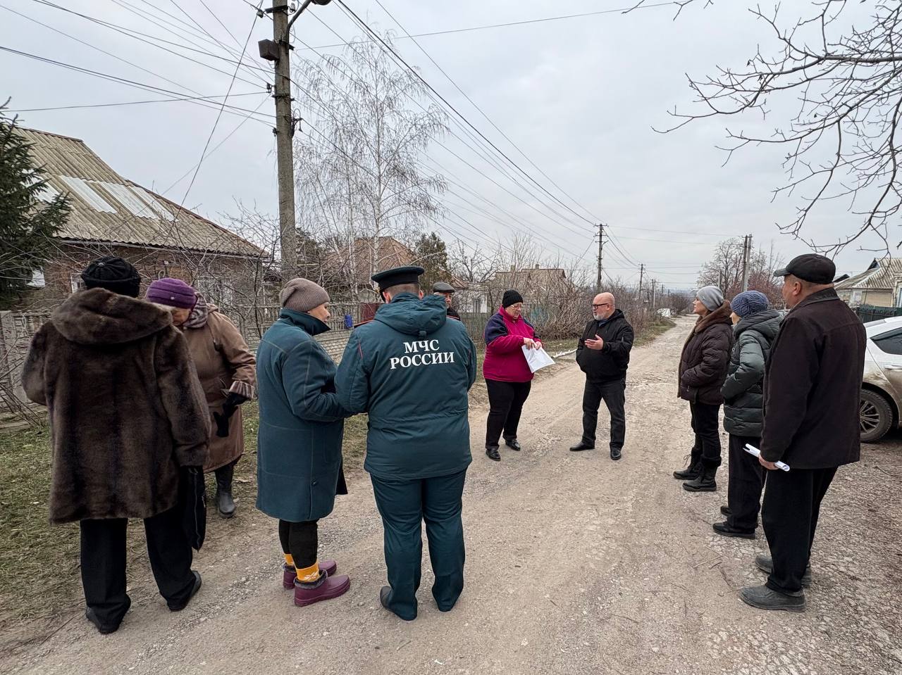 По поручению Главы ДНР Дениса Пушилин 15.12.2025 по адресу: г. Донецк, ул. Шелгунова, 55 состоялась встреча с жителями, на которой присутствовали первый заместитель руководителя Управы Ленинского внутригородского района...