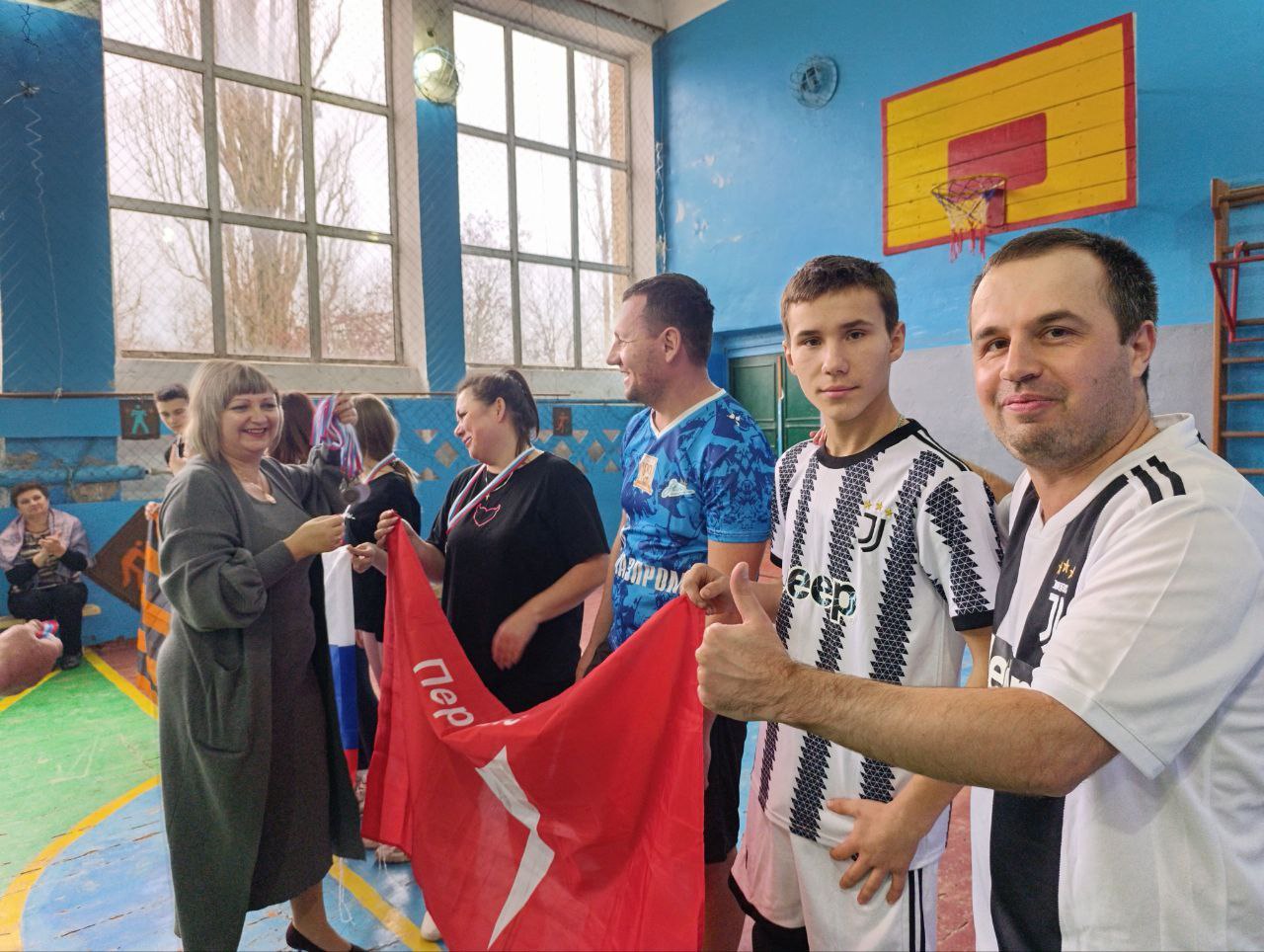 12 декабря в ГБОУ "Новокрасновская школа Володарского М.О." прошли спортивнные соревнования "Седьмой школьный кубок по волейболу" посвященный празднованию "Дня Героев Отечества" и "Дня Конституции Российской Федерации" 12 декабря в ГБОУ "Новокрасновская школа Володарского М.О." прошли спортивнные соревнования "Седьмой школьный кубок по волейболу" посвященный празднованию "Дня Героев Отечества" и "Дня Конституции Российской Федерации"