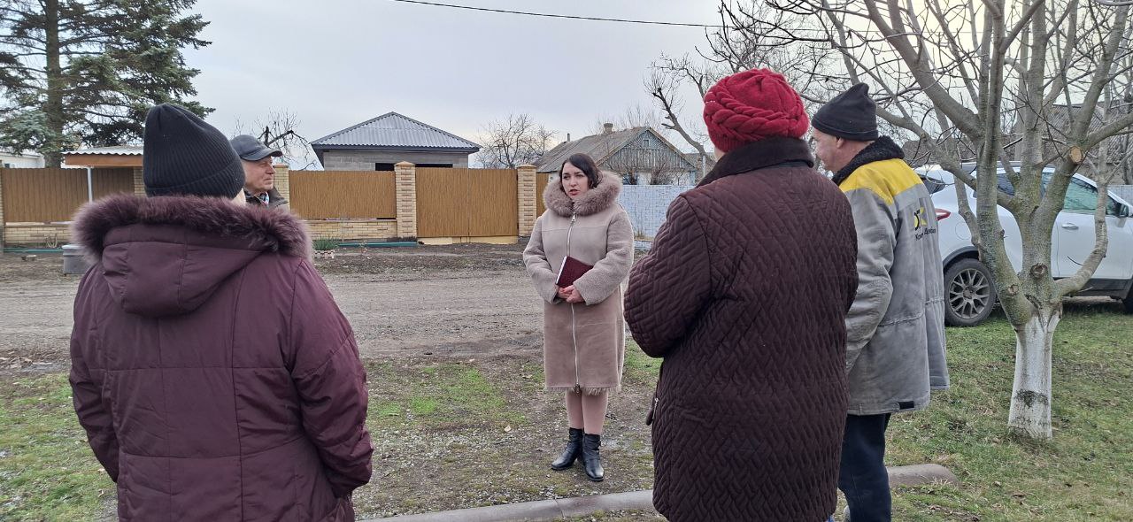 Денис Зубов: Встреча с населением села Новониколаевка Денис Зубов: Встреча с населением села Новониколаевка