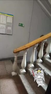 Наместника Святогорской лавры митрополита Арсения привели в суд в наручниках, как опасного рецидивиста