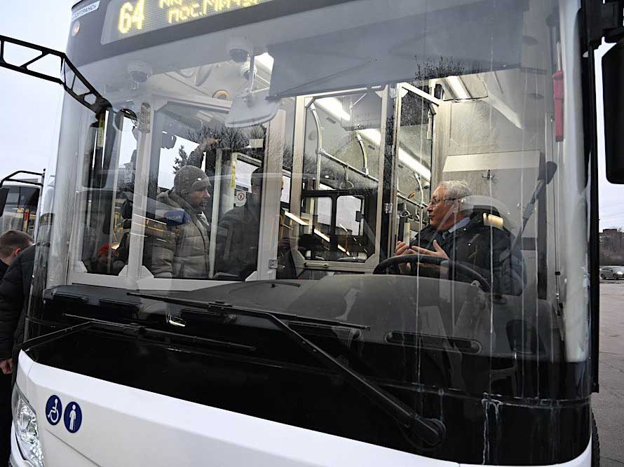 Участников СВО, получивших травмы, научат управлять автобусами в Донецке Участников СВО, получивших травмы, научат управлять автобусами в Донецке