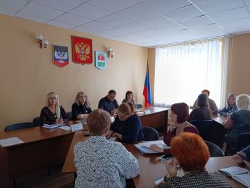 На еженедельном аппаратном совещании с начальниками управлений, отделов, секторов администрации округа и руководителями учреждений рассмотрели ряд вопросов