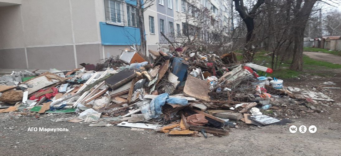 В Мариуполе коммунальщики ликвидировали очередные стихийные свалки В Мариуполе коммунальщики ликвидировали очередные стихийные свалки