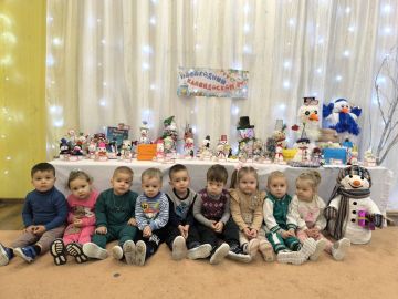 Нос – морковкой, уголь - глазки, Снеговик из детской сказки!