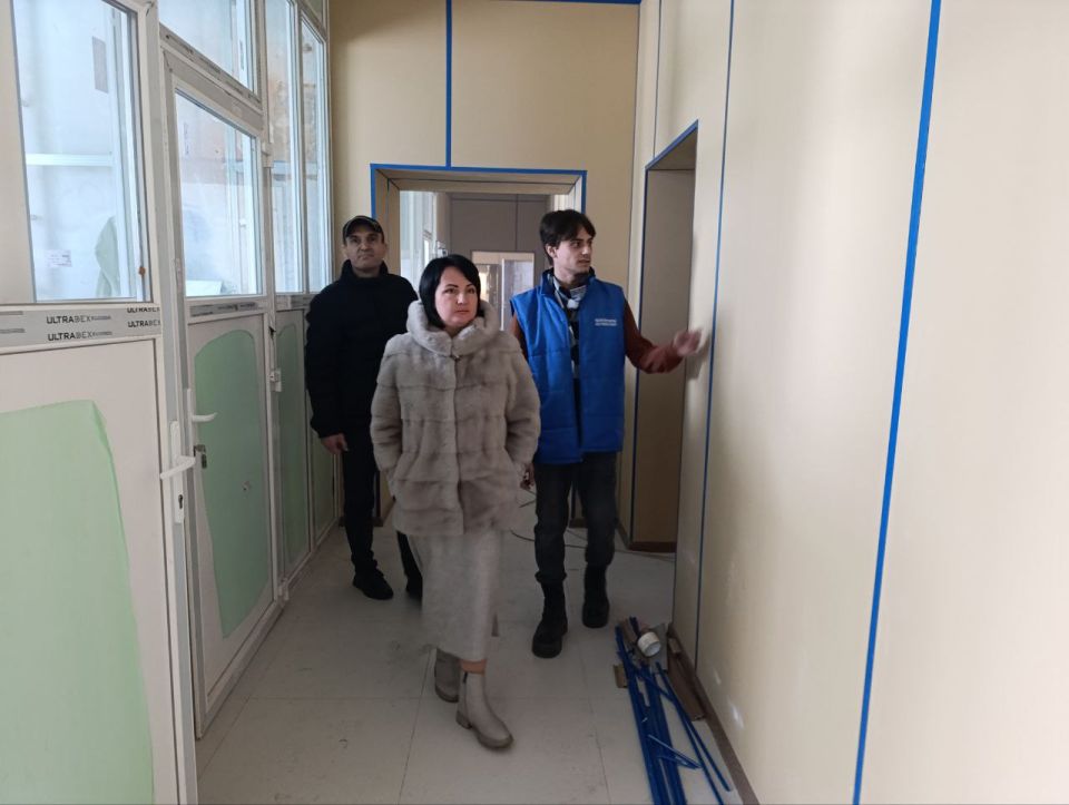 Заместитель главы администрации Волновахского муниципального округа, координатор Женского движения "Единая Россия" Елена Снисаренко и начальник управления культуры Леонид Бахал провели встречу с трудовым коллективом МБУК... Заместитель главы администрации Волновахского муниципального округа, координатор Женского движения "Единая Россия" Елена Снисаренко и начальник управления культуры Леонид Бахал провели встречу с трудовым коллективом МБУК...