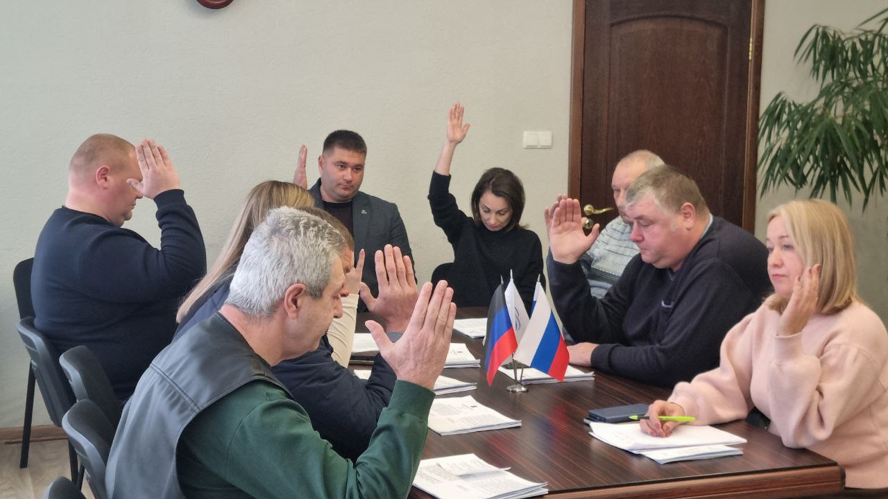 15 декабря под председательством Ставрулова Михаила Валентиновича состоялось 49 заседание Мангушского муниципального совета 15 декабря под председательством Ставрулова Михаила Валентиновича состоялось 49 заседание Мангушского муниципального совета